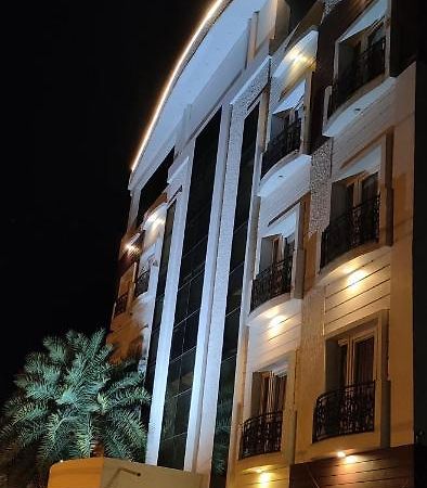 Pine Tree Aparthotel Káncsipuram Kültér fotó